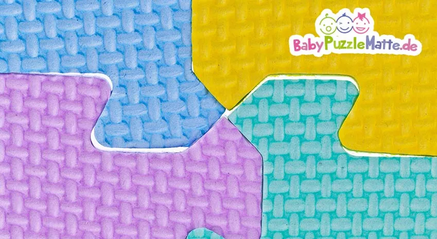 Puzzlematte rund in vier Teilen zusammen